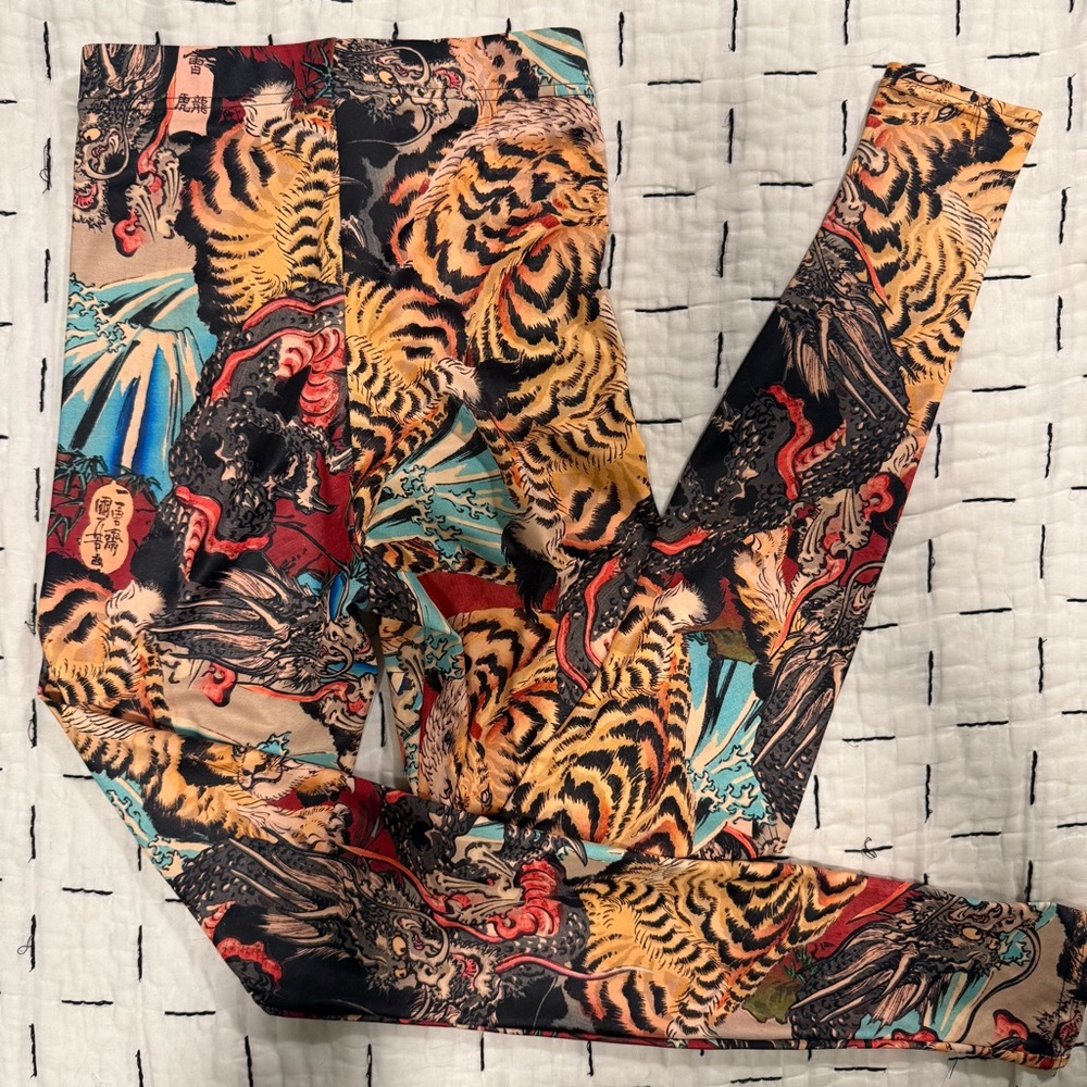 Eye of the Dragon HWMF Leggings XS
